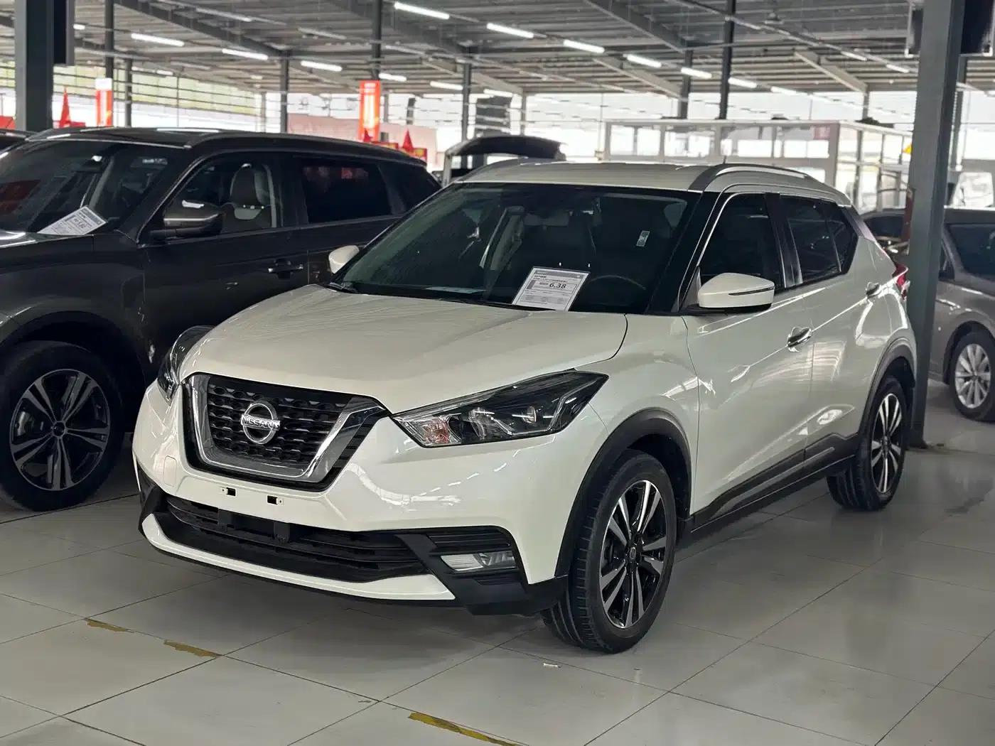 Nissan Kicks 2021 1.5L XV CVT Smart Luxury Edition — миниатюра 1