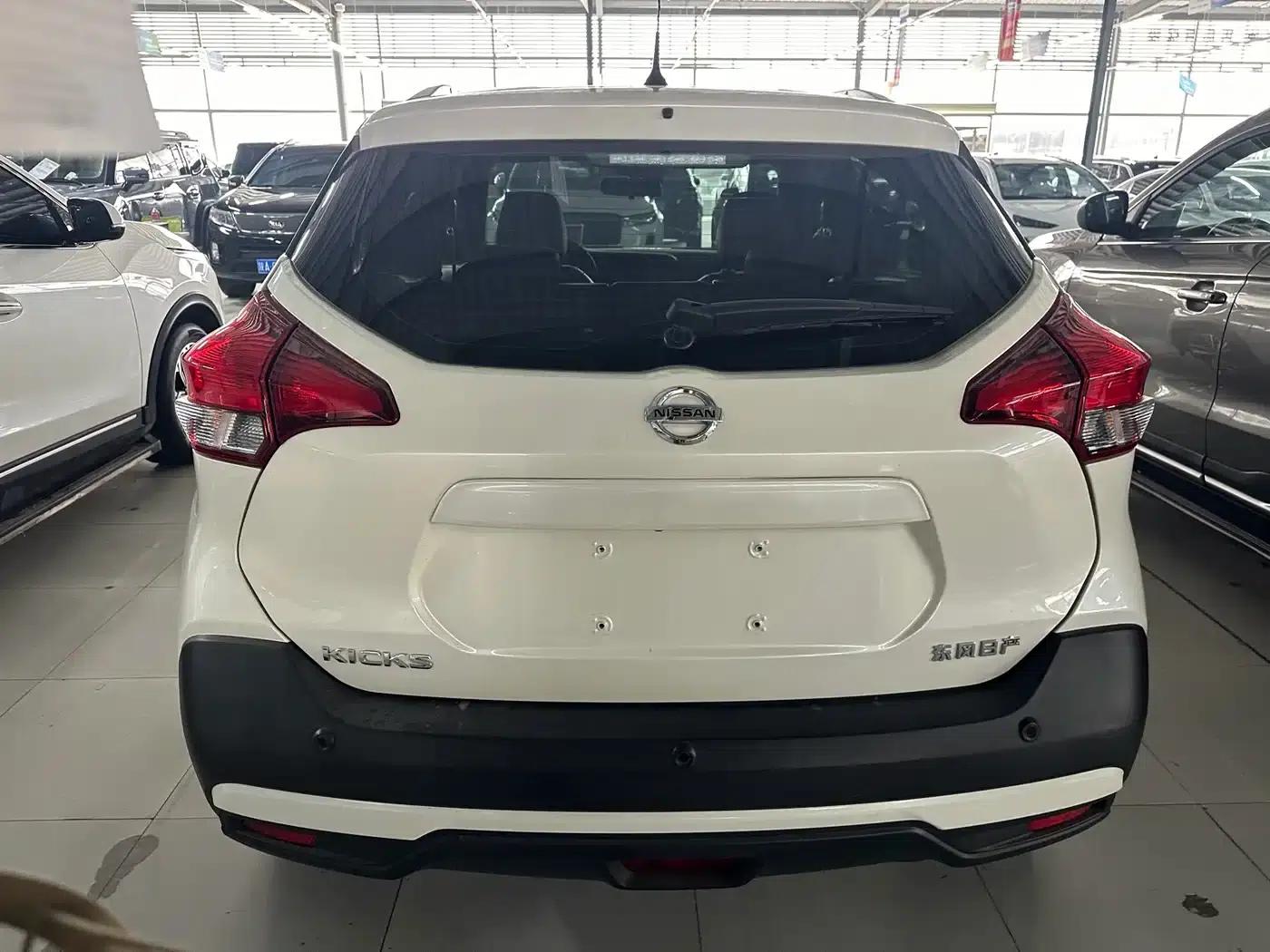 Nissan Kicks 2021 1.5L XV CVT Smart Luxury Edition — миниатюра 11