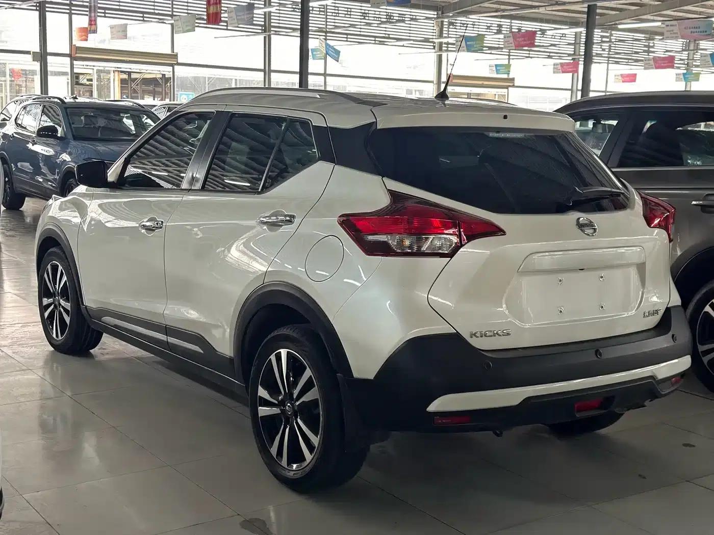 Nissan Kicks 2021 1.5L XV CVT Smart Luxury Edition — миниатюра 12