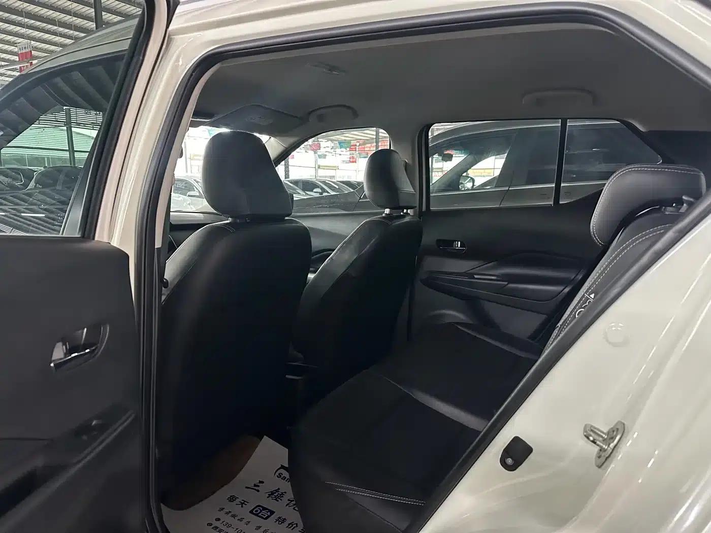 Nissan Kicks 2021 1.5L XV CVT Smart Luxury Edition — миниатюра 5