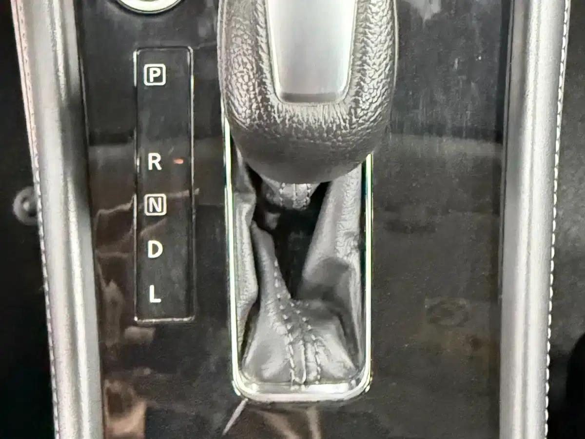 Nissan Kicks 2022 1.5L CVT XV Luxury Edition — миниатюра 11