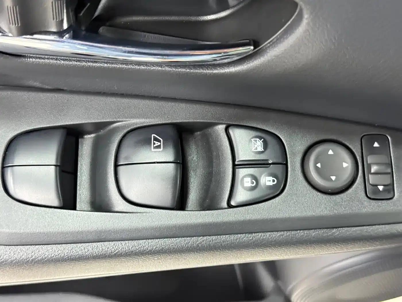 Nissan Kicks 2022 1.5L CVT XV Luxury Edition — миниатюра 15