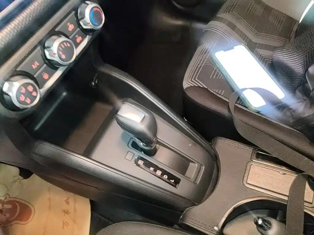 Nissan Kicks 2020 1.5L XL CVT Cool Edition — миниатюра 14