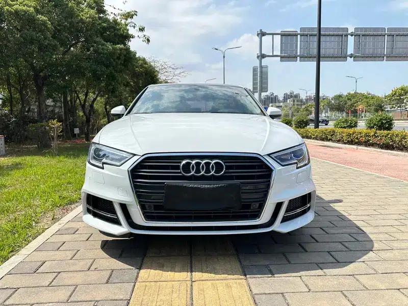 Audi A3 2018 30th Anniversary Edition Sportback 35 TFSI Fashion Model — миниатюра 2