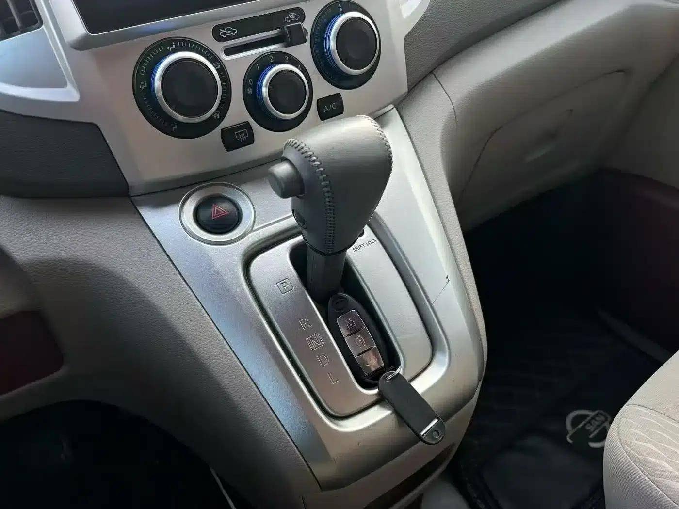 Nissan NV200 2018 1.6L CVT Luxury — миниатюра 7