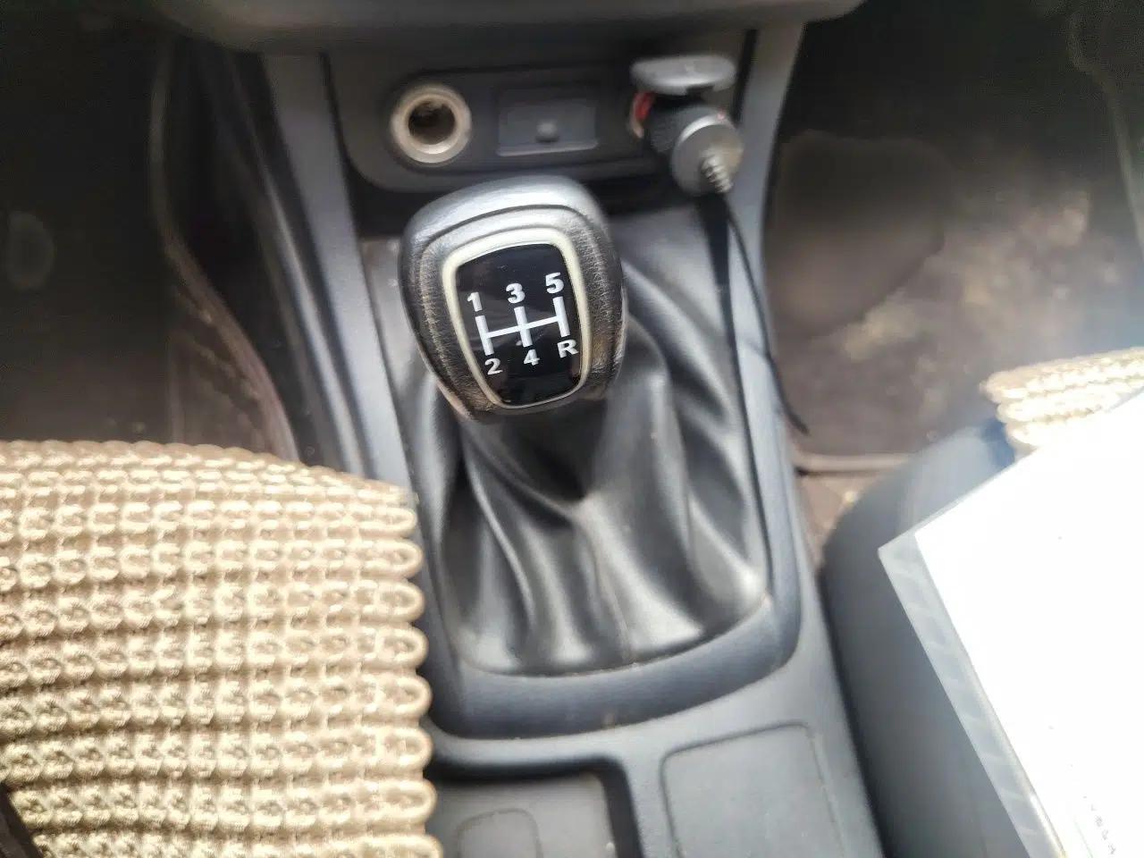 Isuzu JLM 2018 2.8T Classic Edition Two-Wheel Drive Luxury Version JE493ZLQ5F — миниатюра 13