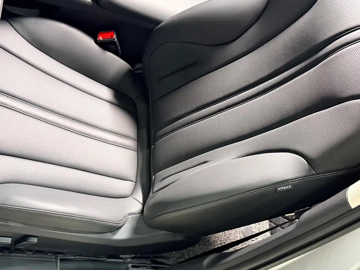 Roewe D7 2025 DMH 125km World Champion Excellence Edition — миниатюра 13