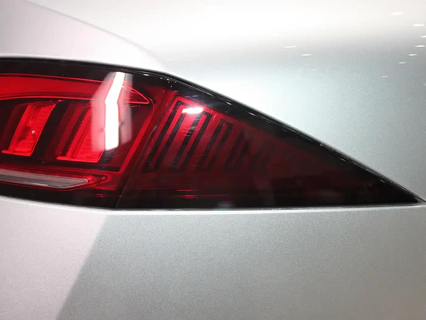 Roewe D7 2025 DMH 125km World Champion Excellence Edition — миниатюра 7