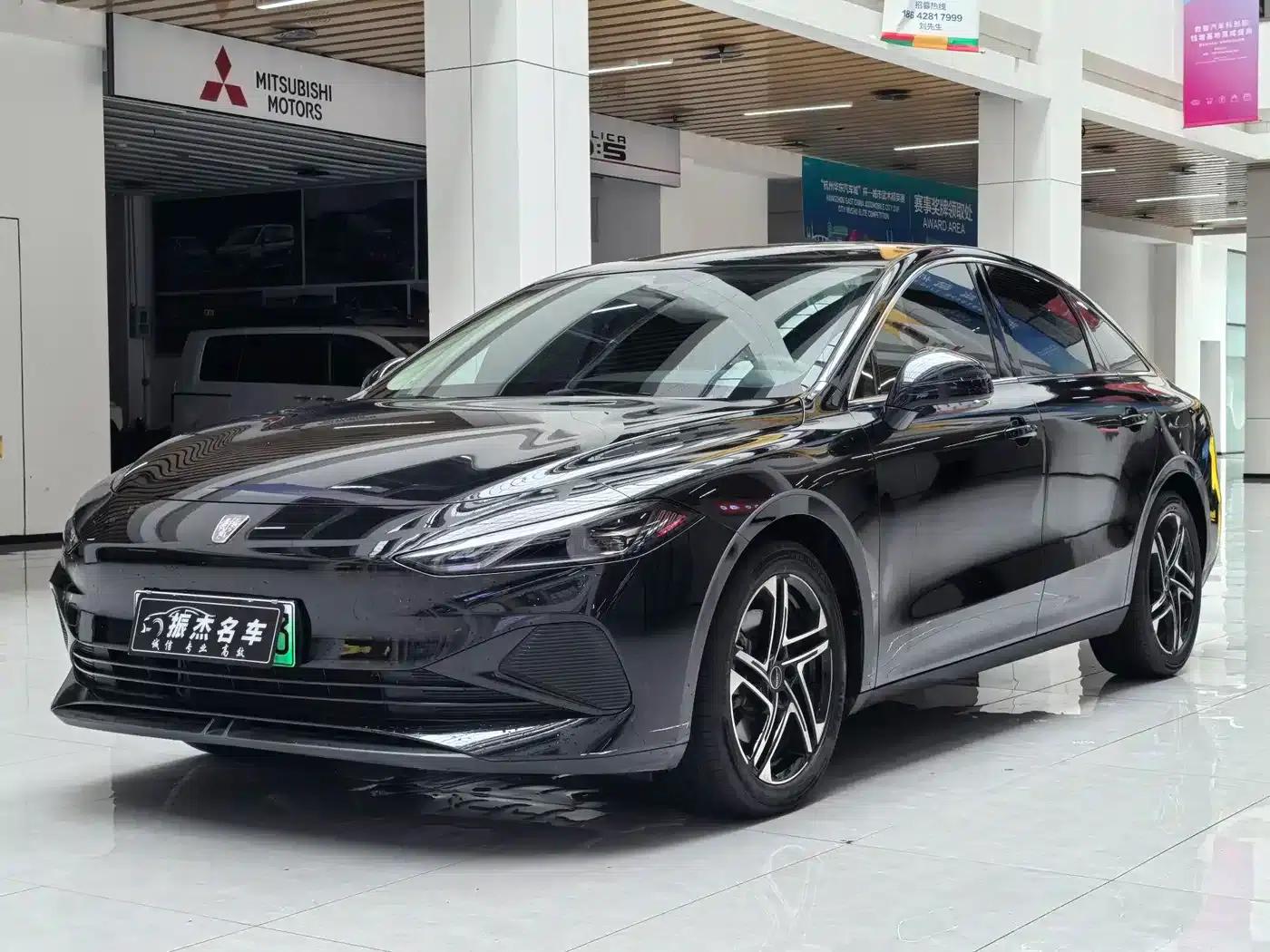 Roewe D7 2023 DMH 125km Super Edition — миниатюра 1