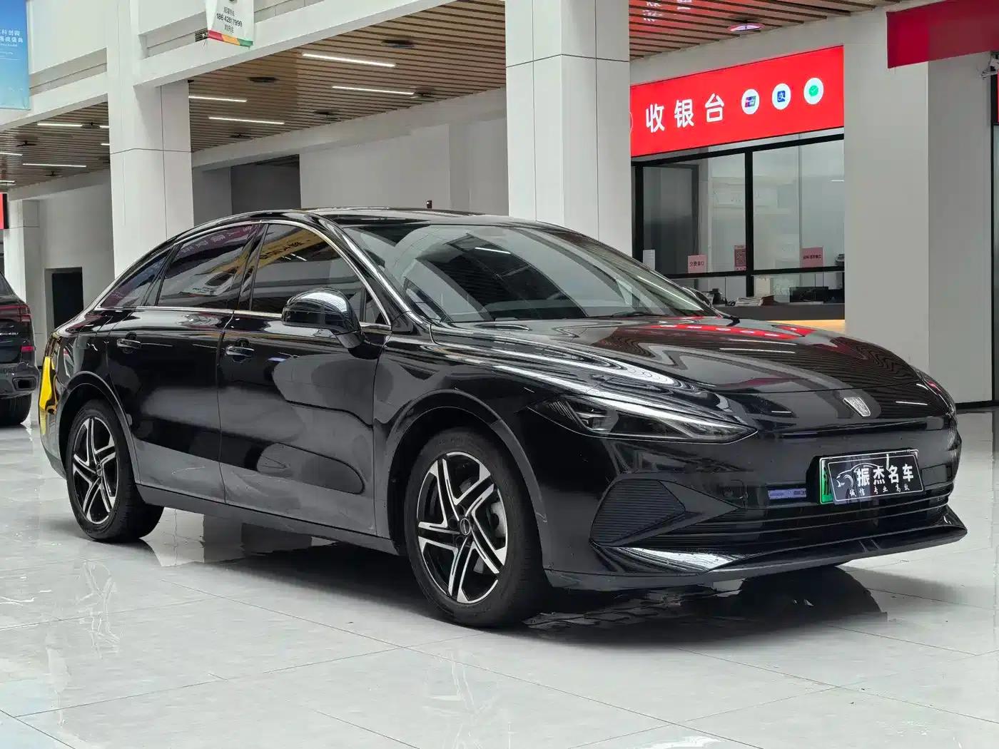 Roewe D7 2023 DMH 125km Super Edition — миниатюра 3