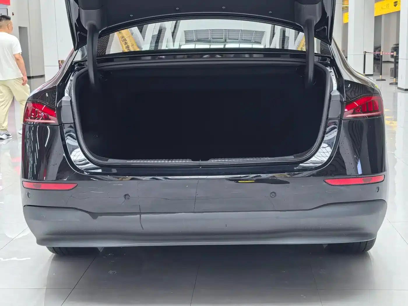 Roewe D7 2023 DMH 125km Super Edition — миниатюра 8