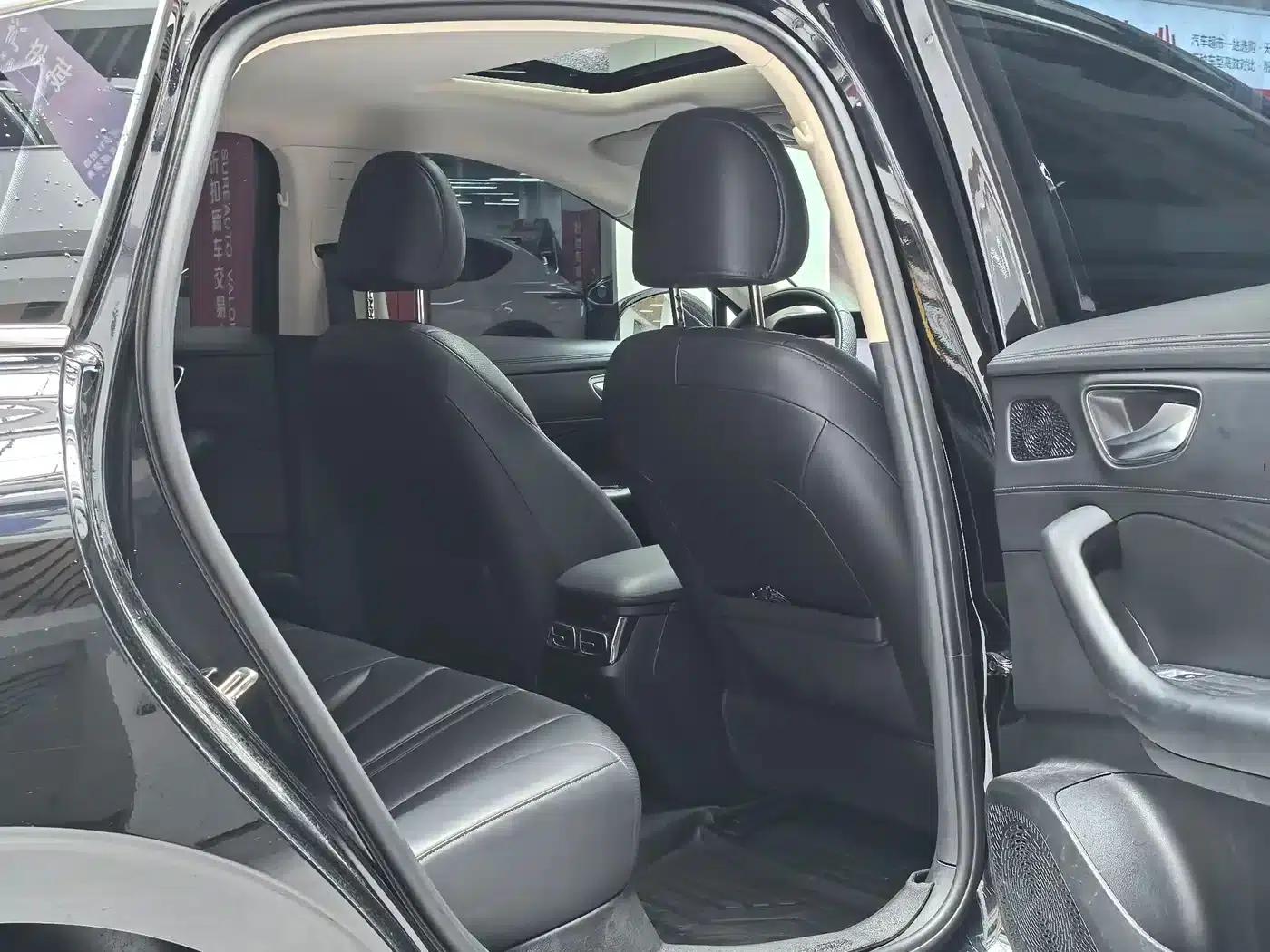 Roewe D7 2023 DMH 125km Super Edition — миниатюра 9