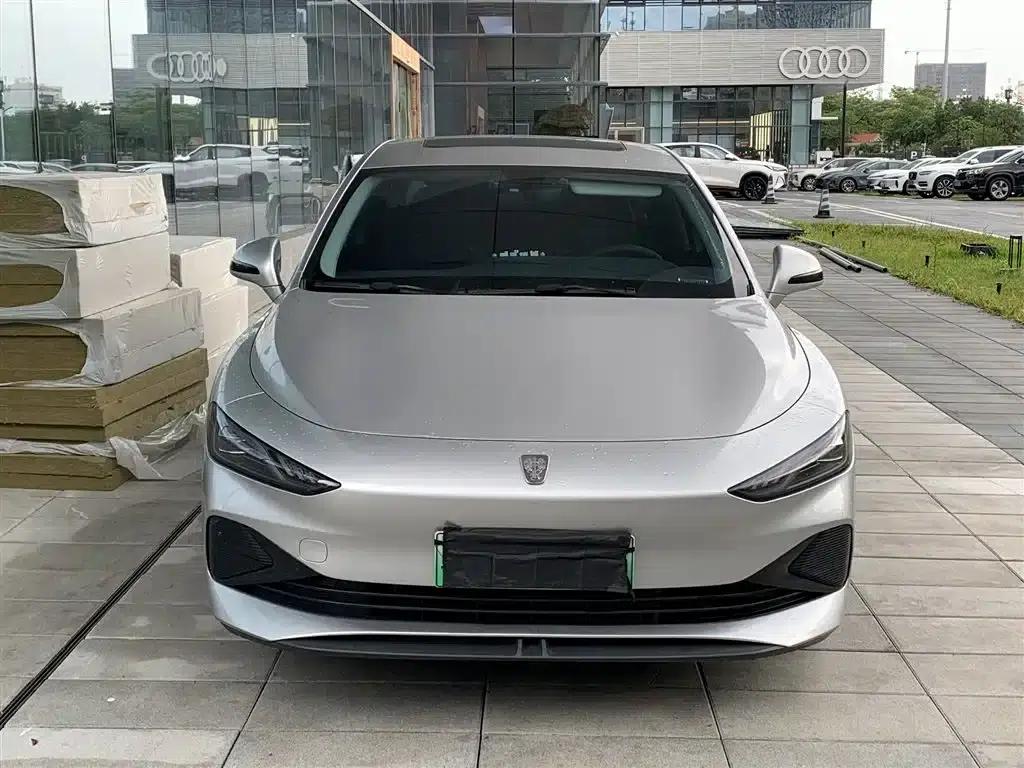 Roewe D7 2025 DMH 125km World Champion Edition — миниатюра 2