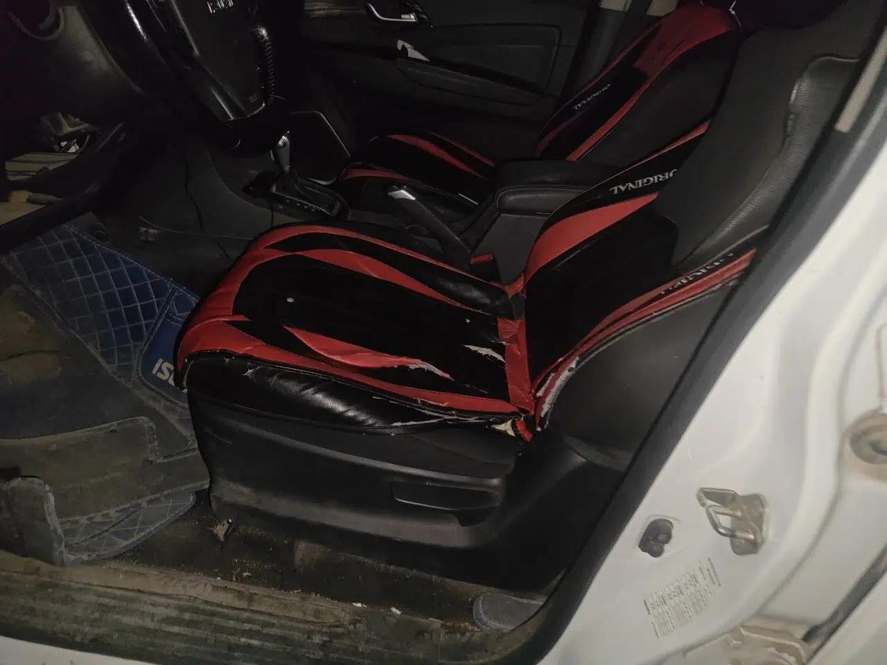 Isuzu D-MAX 2020 2.5T Two-Wheel Drive Automatic Flagship Edition China VI Standard Extended Version JE4D25Q6A — миниатюра 15