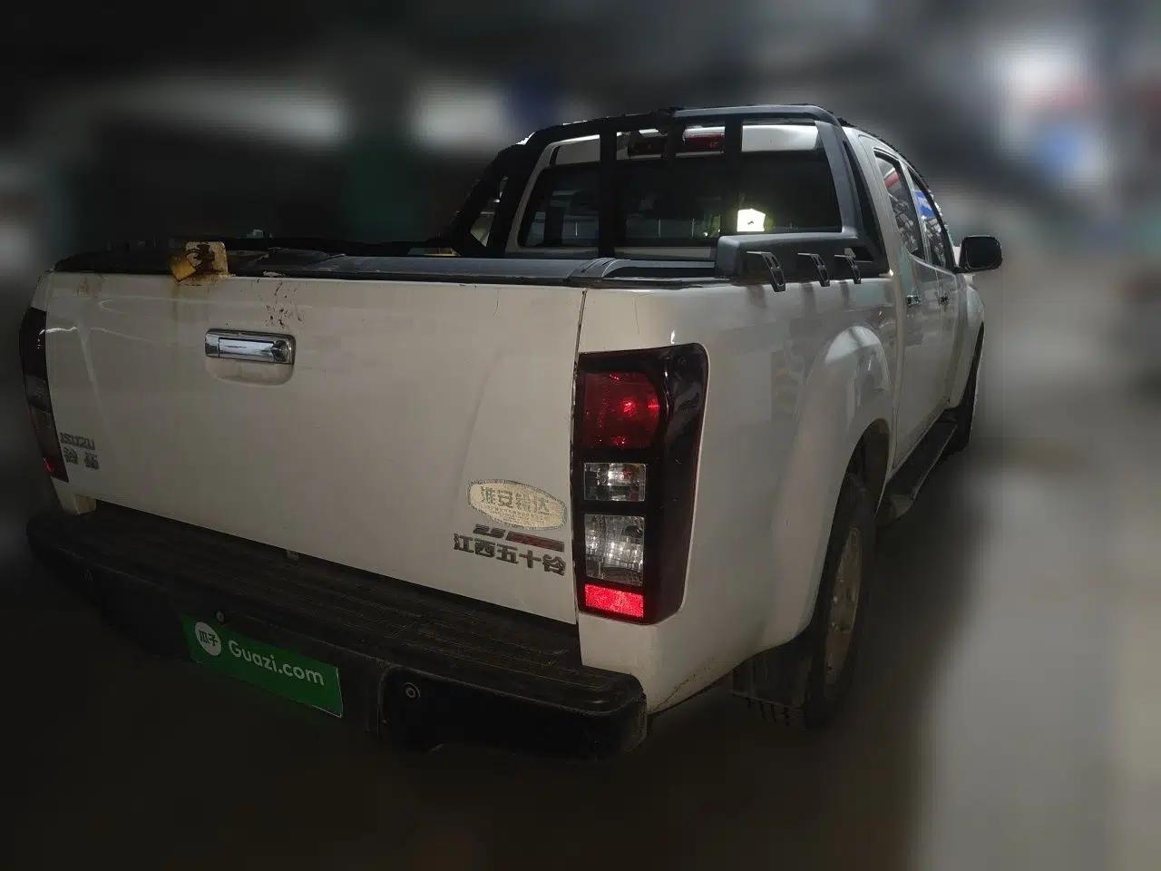 Isuzu D-MAX 2020 2.5T Two-Wheel Drive Automatic Flagship Edition China VI Standard Extended Version JE4D25Q6A — миниатюра 6