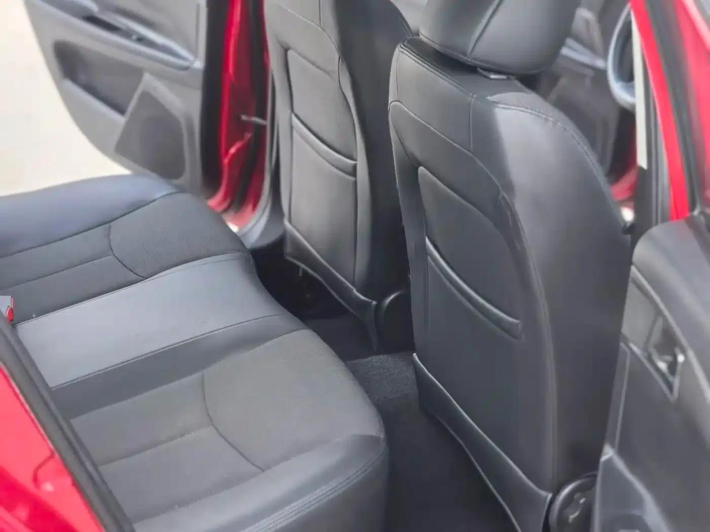 Roewe 350 2013 Model 350C 1.5L Automatic Delight Edition — миниатюра 12