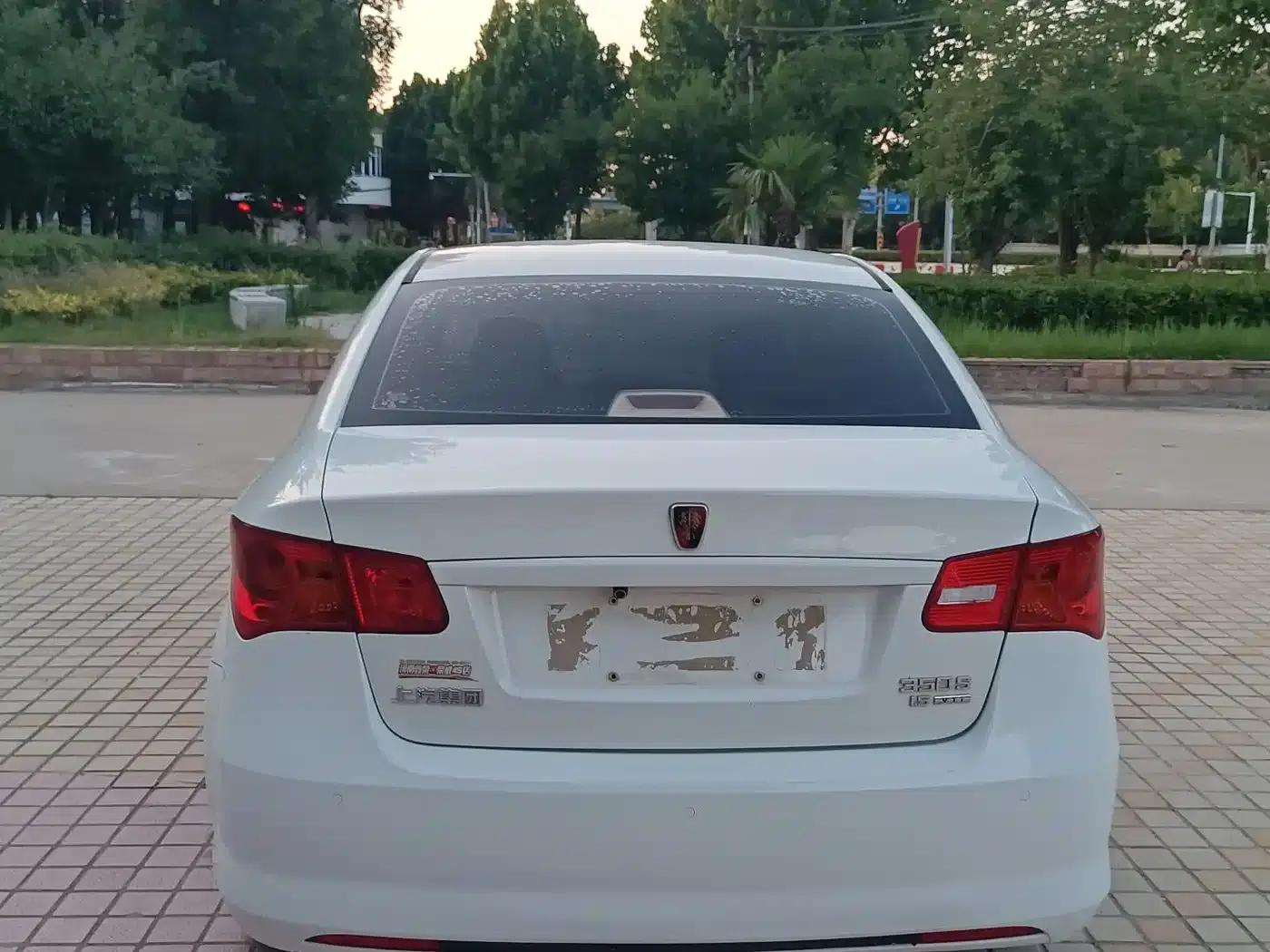 Roewe 350 2015 1.5L Automatic Deluxe Sunroof Edition — миниатюра 15