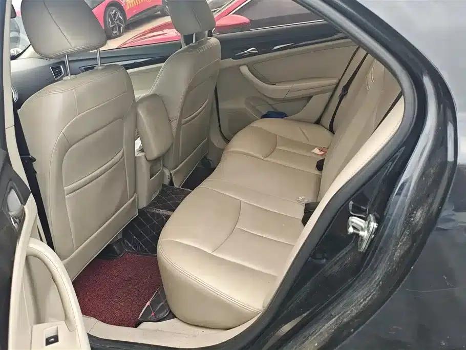 Roewe 360 2015 1.5L Automatic Deluxe Edition — миниатюра 11