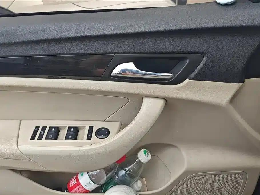 Roewe 360 2015 1.5L Automatic Deluxe Edition — миниатюра 7