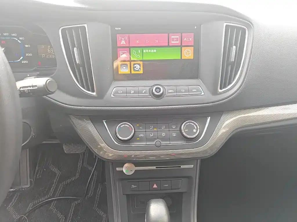 Roewe 360 2017 1.5L Automatic Deluxe Edition — миниатюра 13