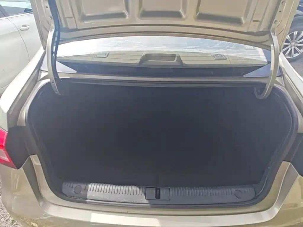 Roewe 360 2017 1.5L Automatic Deluxe Edition — миниатюра 19