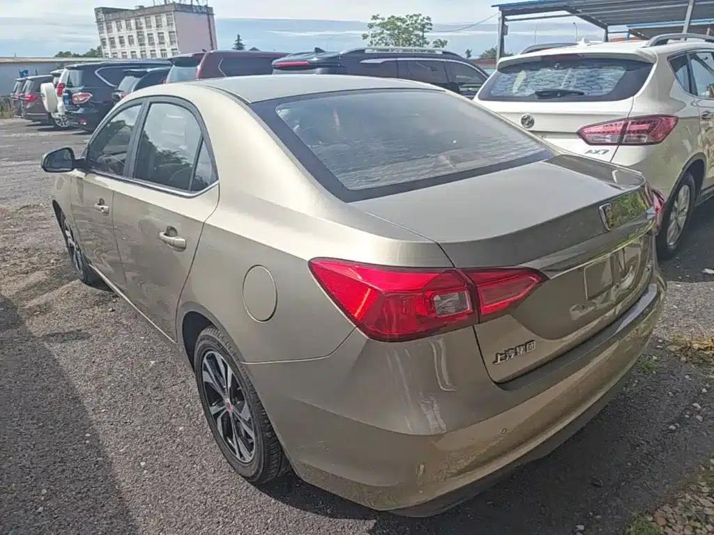 Roewe 360 2017 1.5L Automatic Deluxe Edition — миниатюра 5