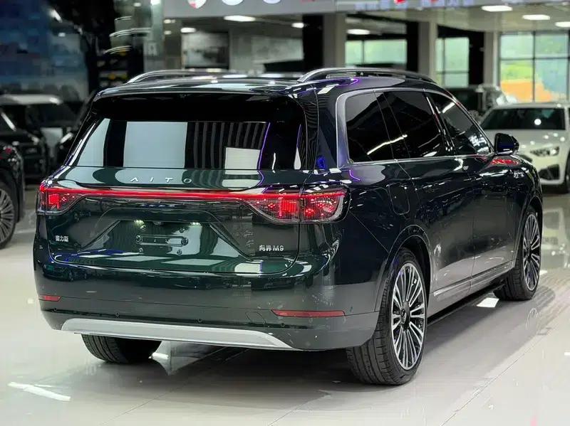 Wenjie M9 2024 Ultra Range Extended 6-Seater — миниатюра 6