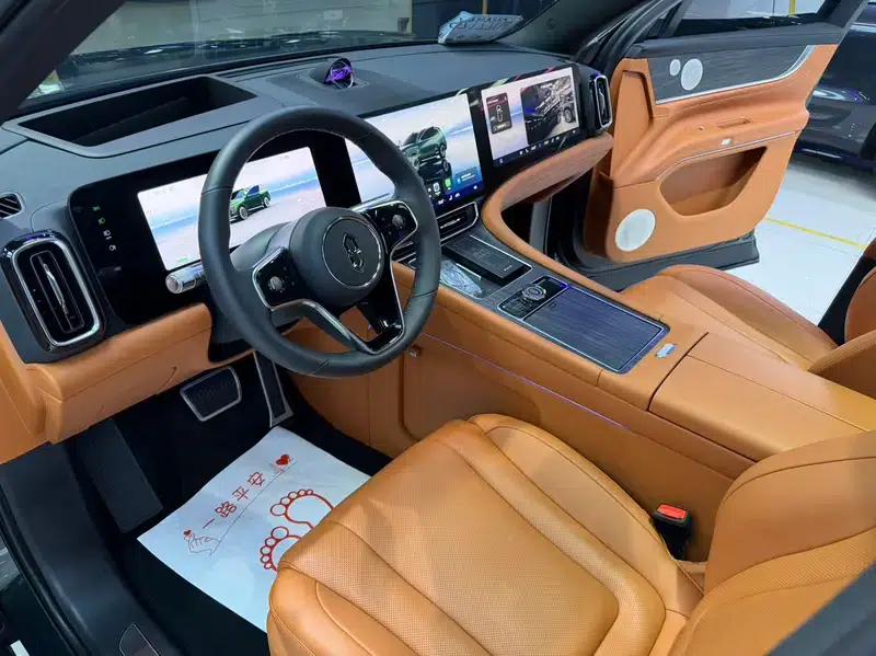 Wenjie M9 2024 Ultra Range Extended 6-Seater — миниатюра 9