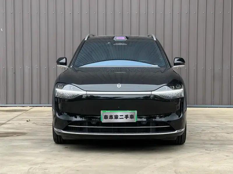 Wenjie M9 2024 Ultra Range Extended 6-Seater — миниатюра 2
