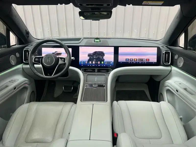 Wenjie M9 2024 Ultra Range Extended 6-Seater — миниатюра 12