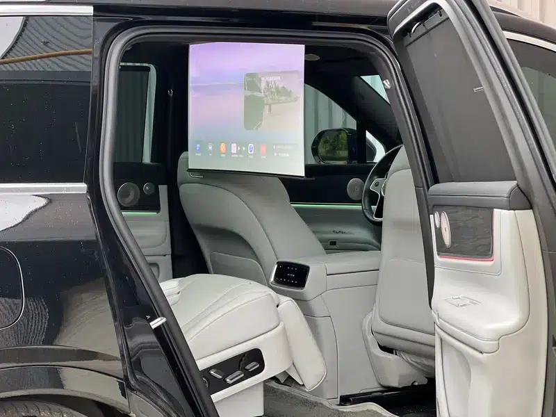 Wenjie M9 2024 Ultra Range Extended 6-Seater — миниатюра 18