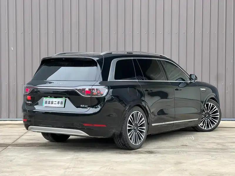 Wenjie M9 2024 Ultra Range Extended 6-Seater — миниатюра 7