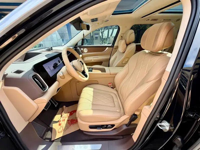 Wenjie M9 2024 Ultra Range Extended 6-Seater — миниатюра 8