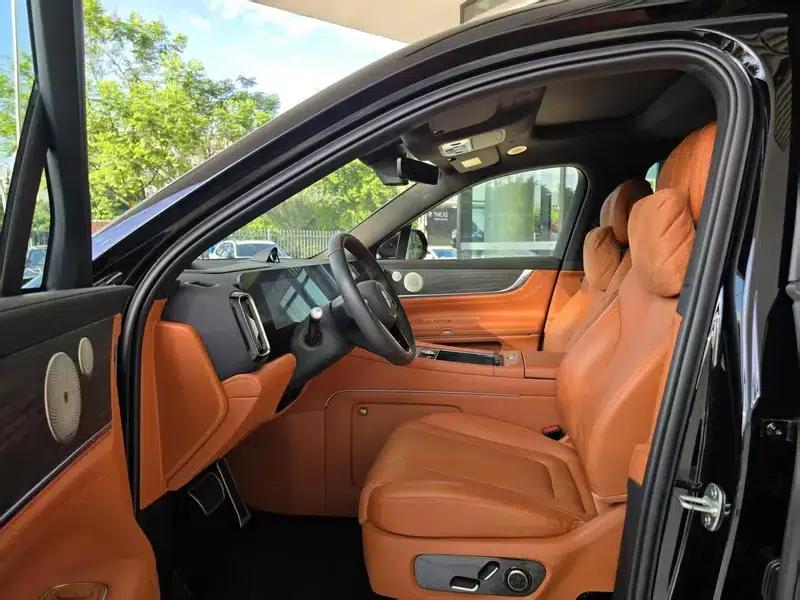 Wenjie M9 2024 Extended Range Max Six-Seater — миниатюра 11
