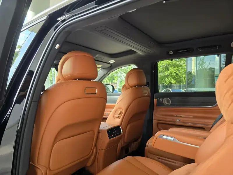 Wenjie M9 2024 Extended Range Max Six-Seater — миниатюра 12