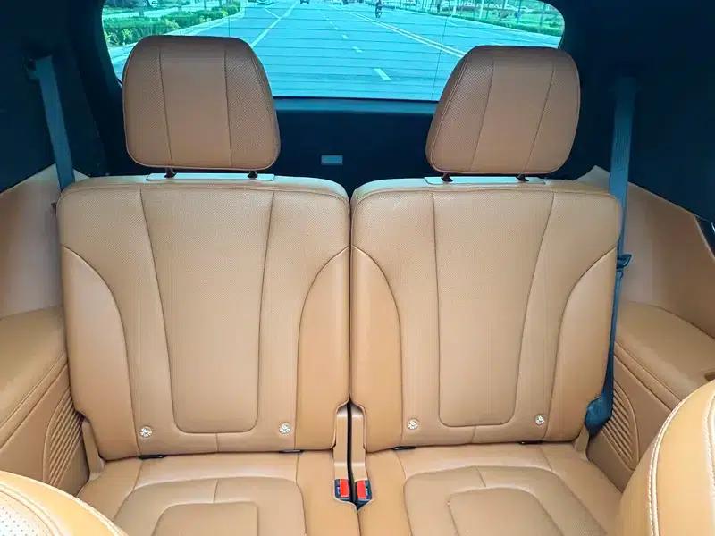 Wenjie M9 2024 Ultra Range Extended 6-Seater — миниатюра 13