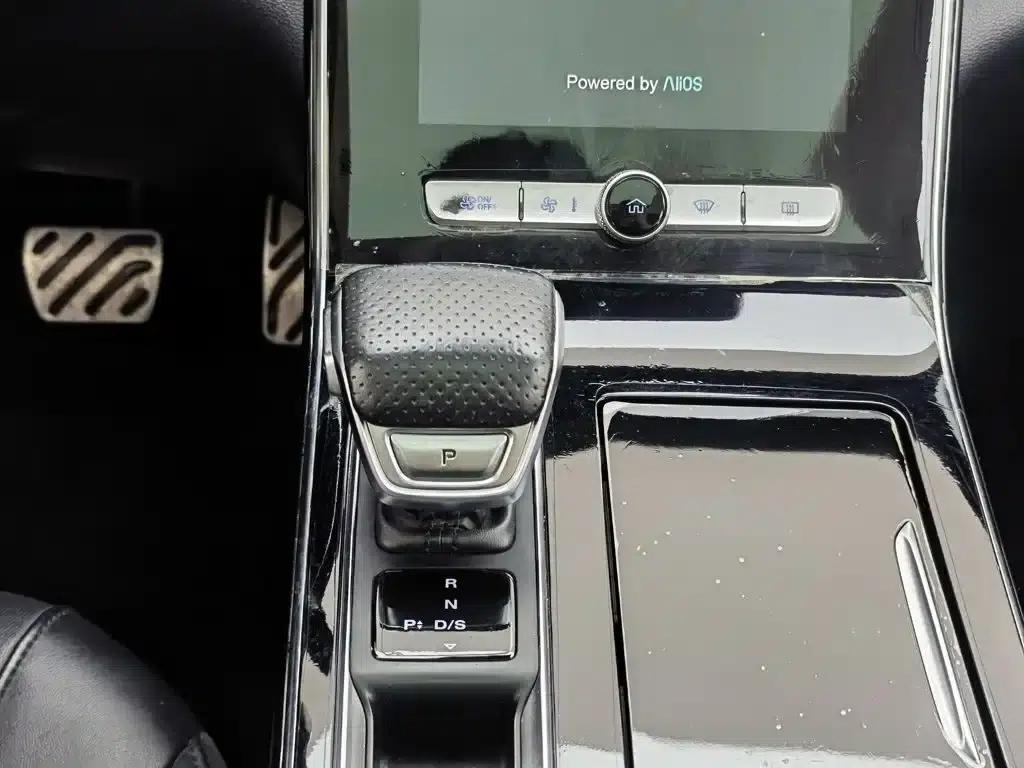 Roewe RX5 MAX 2019 400TGI Automatic Intelligent Cockpit Flagship Edition — миниатюра 13