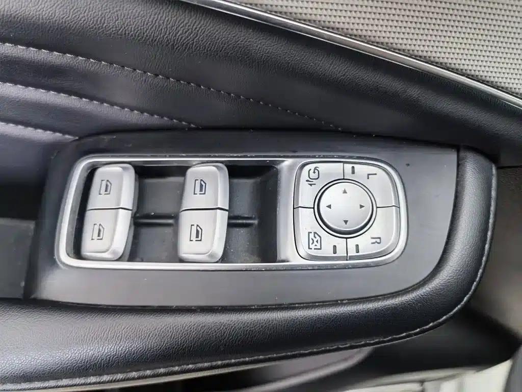 Roewe RX5 MAX 2019 400TGI Automatic Intelligent Cockpit Flagship Edition — миниатюра 9