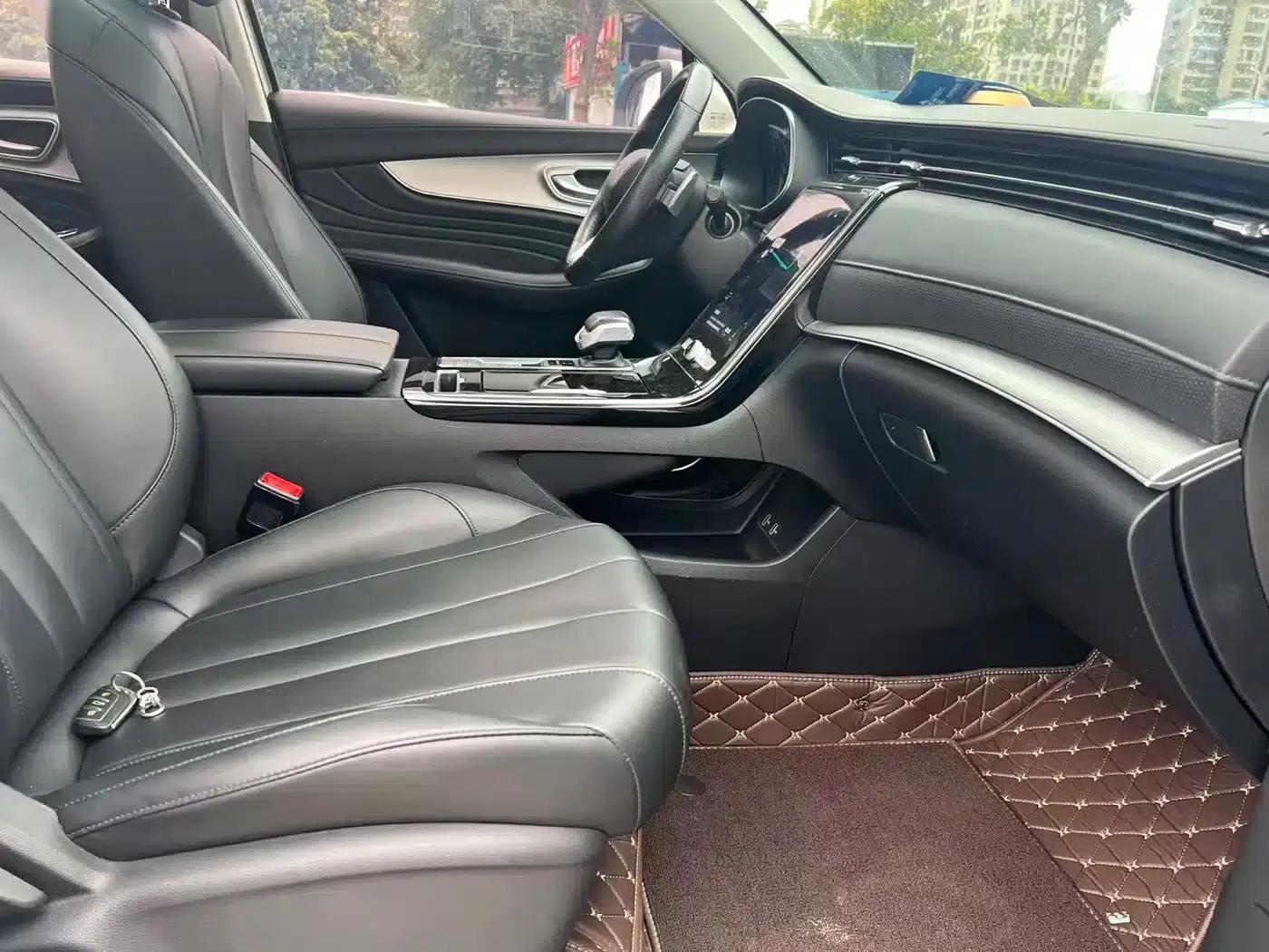 Roewe RX5 MAX 2019 300TGI Automatic Intelligent Cockpit Luxury Edition — миниатюра 6