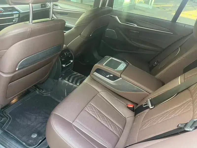 2022 BMW 5 Series 525Li M Sport Package — миниатюра 11