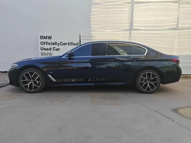 2022 BMW 5 Series 525Li M Sport Package — миниатюра 3