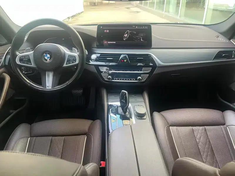 2022 BMW 5 Series 525Li M Sport Package — миниатюра 7