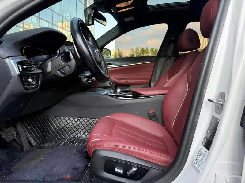 2021 BMW 5 Series 530Li Leading Edition M Sport Package — миниатюра 19