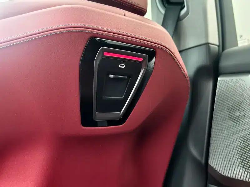 2025 BMW 5 Series 530Li Leading Edition M Sport Package — миниатюра 8