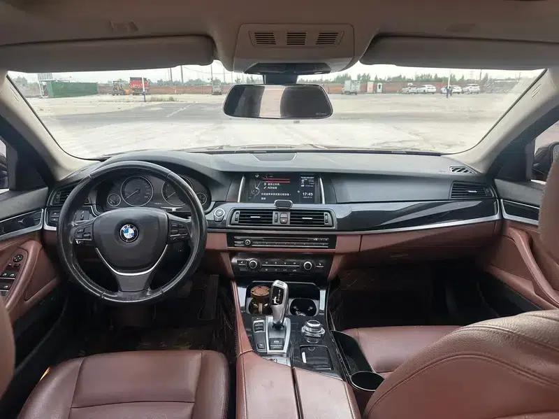 BMW 5 Series 2017 520Li Elegant Edition — миниатюра 11