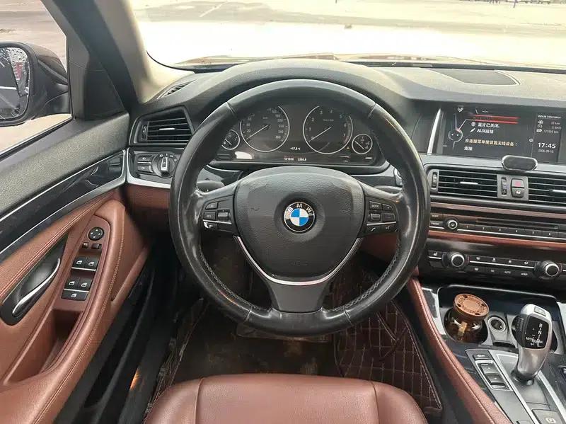 BMW 5 Series 2017 520Li Elegant Edition — миниатюра 13