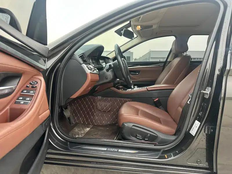 BMW 5 Series 2017 520Li Elegant Edition — миниатюра 14