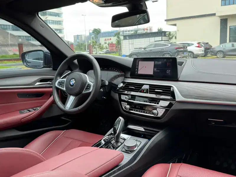 2021 BMW 5 Series 530Li Leading Edition M Sport Package — миниатюра 15