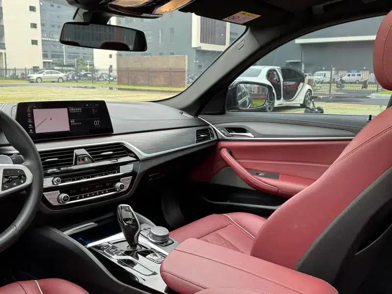 2021 BMW 5 Series 530Li Leading Edition M Sport Package — миниатюра 18