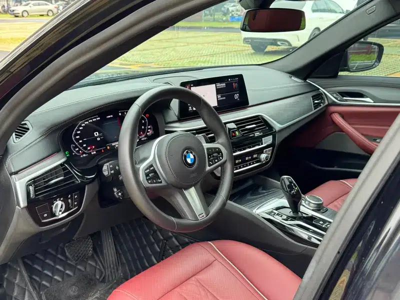 2021 BMW 5 Series 530Li Leading Edition M Sport Package — миниатюра 19